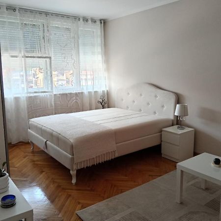 פירוט Red Square Apartment מראה חיצוני תמונה